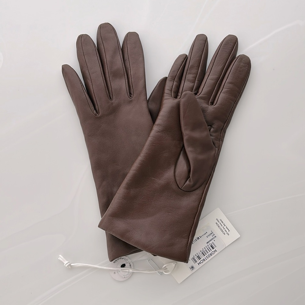 Cashmere lined leather gloves 🙌🏽
